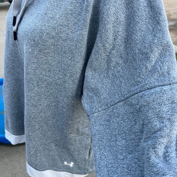 Under Armour women’s M, Loose  top.  Drawstring collar, white cuffs & waist band - Picture 5 of 5